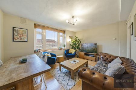 Flat 38, Enfield House SW9 9HB-4.jpg