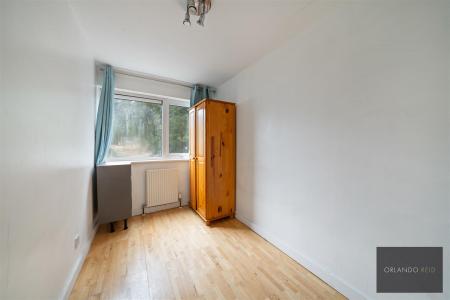 108 Woodvale Walk SE27 0EY-2.jpg