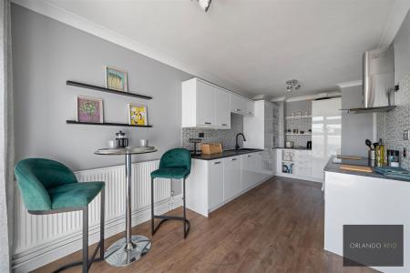 Flat 37, Pinter House SW9 9DU-9.jpg