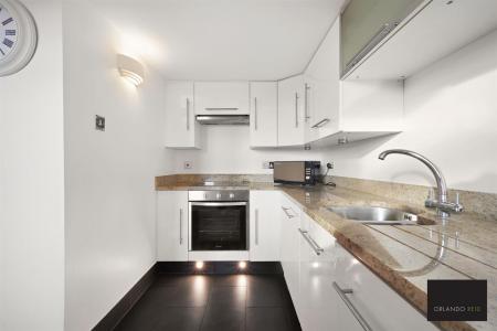 Flat 26, Charlotte Court - UYby10ZurZSQjRL7nOFK.jp