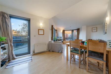 Flat 41, Ashfield Court SW9 9BB-No Watermark-8.jpg