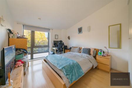 Flat 41, Ashfield Court SW9 9BB-2.jpg