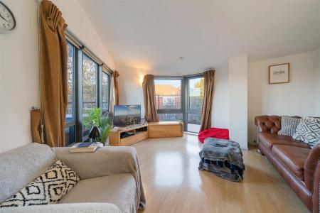 Flat 41, Ashfield Court SW9 9BB-No Watermark-9.jpg