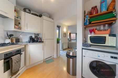 Flat 41, Ashfield Court SW9 9BB-7.jpg