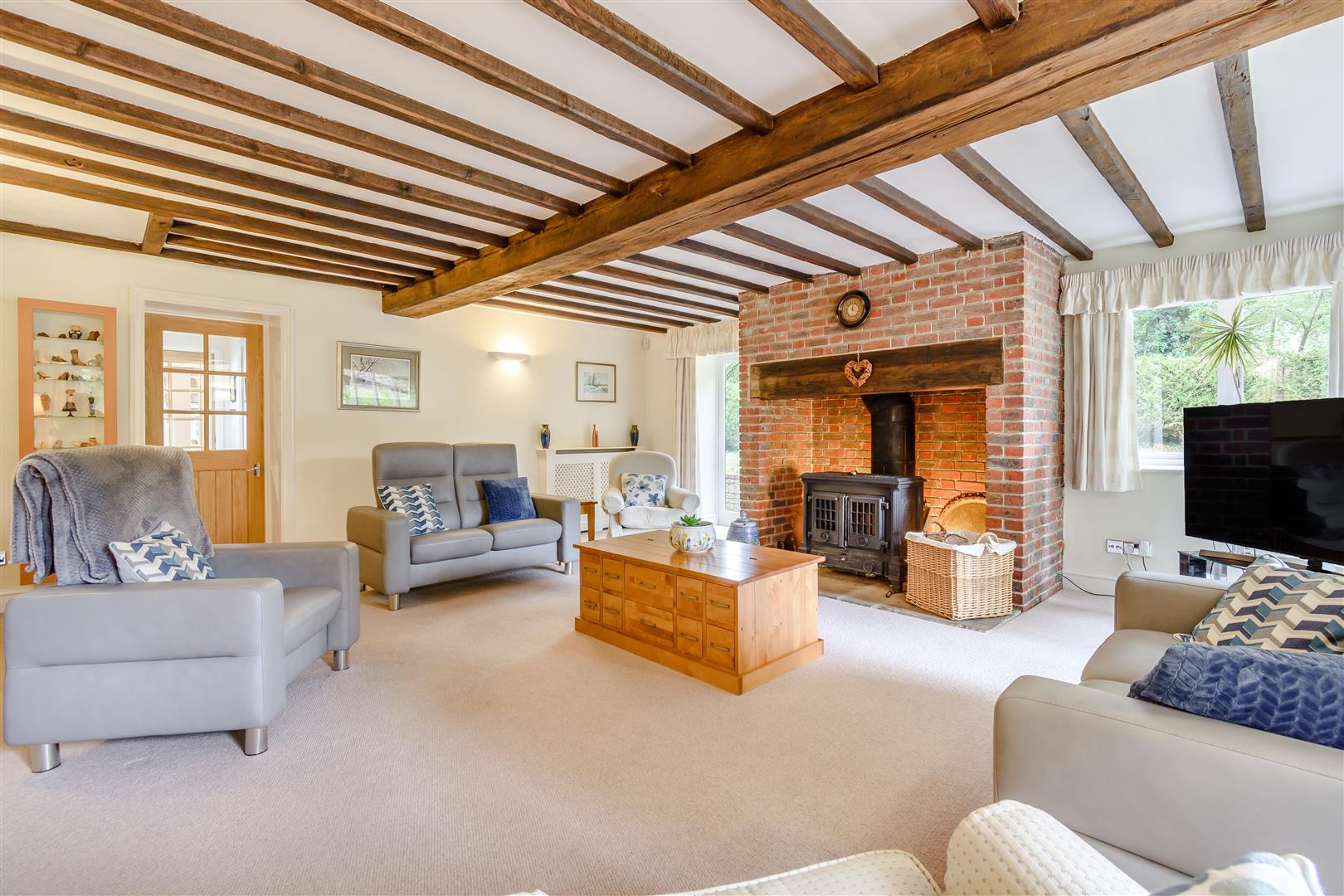 5 bedroom Detached House for sale in Maidstone