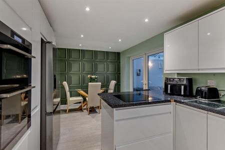8630931-interior18-800.jpg