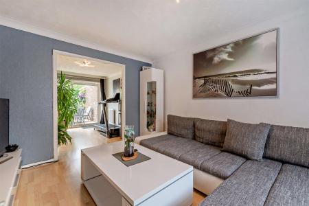 8617606-interior03-800.jpg