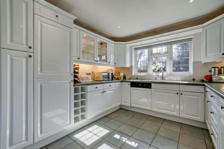 8640469-interior11-800.jpg
