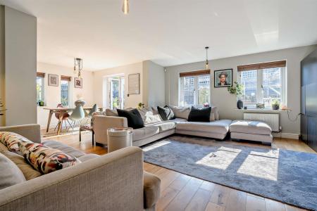 8641907-interior05-800.jpg