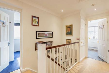 8589401-interior03-800.jpg