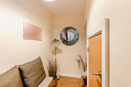 8645526-interior01v3-800.jpg