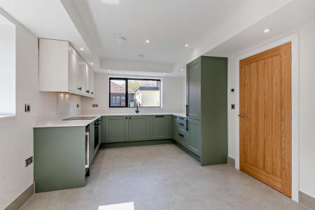 8645362-interior04-800.jpg