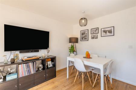 8646130-interior07.jpg