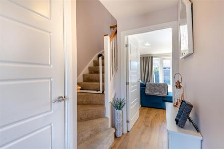 8646130-interior02.jpg