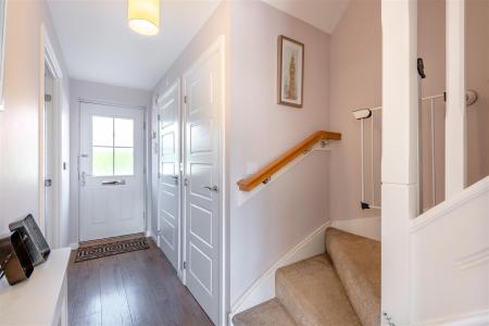 8646130-interior01.jpg