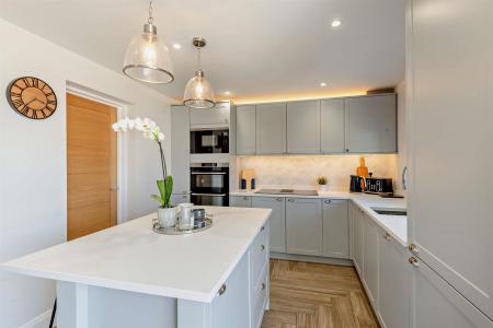 8647374-interior10-800.jpg