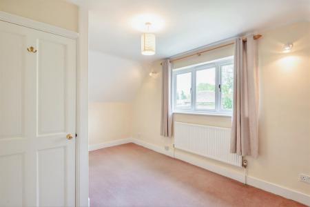 8549387-interior01.jpg