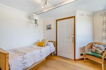 8655006-interior13-800.jpg