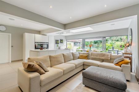 8660505-interior21-800.jpg