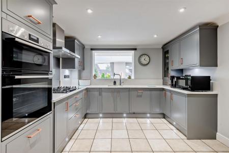 8661141-interior10-800.jpg