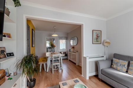 8640030-interior09.jpg
