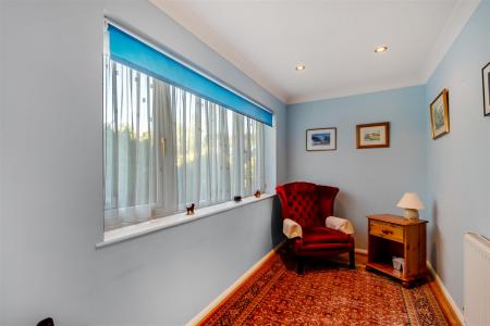 8643398-interior01.jpg