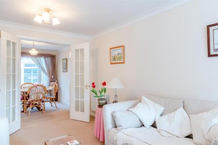 8643837-interior06.jpg