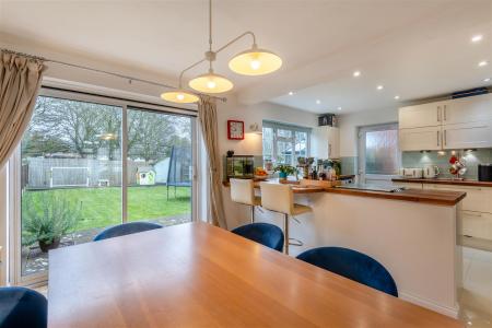 8637336-interior04.jpg