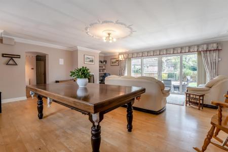 8644419-interior18.jpg