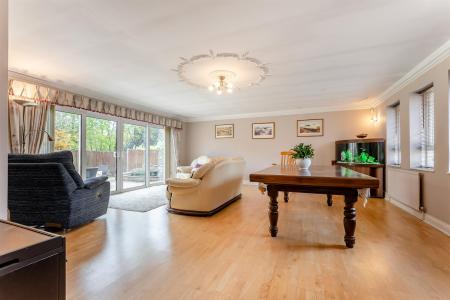 8644419-interior16.jpg