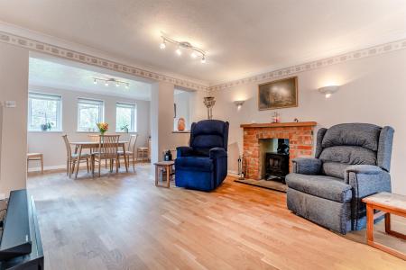 8644419-interior05.jpg