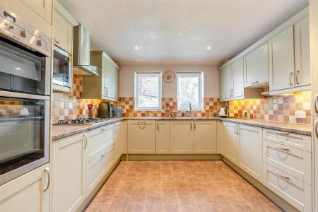 8644419-interior01.jpg
