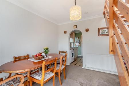 8644140-interior13.jpg