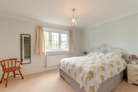 8644726-interior10.jpg