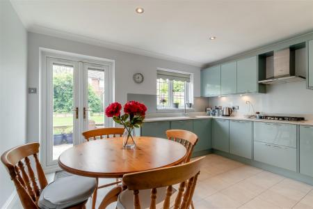 8644726-interior07.jpg