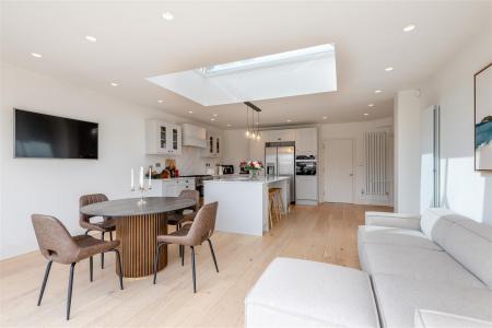 8645053-interior09.jpg