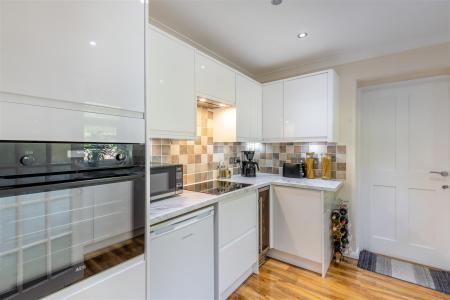 8646189-interior03.jpg