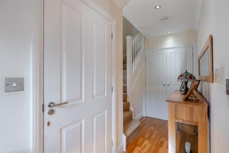 8646189-interior07.jpg
