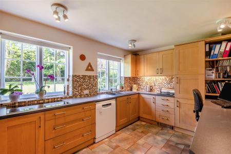 8646162-interior05.jpg