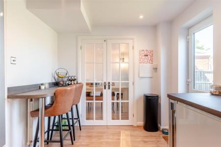 8645055-interior10.jpg