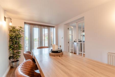 8645055-interior06.jpg