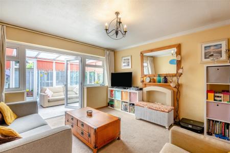 8647718-interior04.jpg