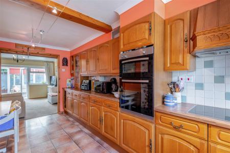 8647718-interior06.jpg