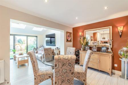 8527408-interior05.jpg