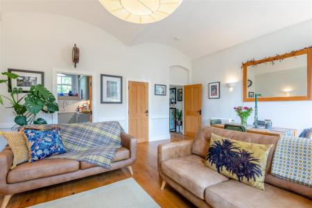 8648552-interior08.jpg