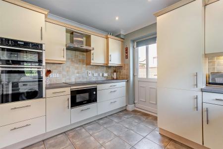 8647715-interior05-800.jpg