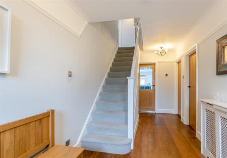 8649737-interior12.jpg