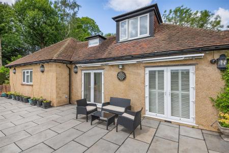 8650538-exterior22.jpg
