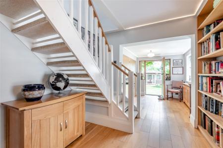 8650538-interior18.jpg