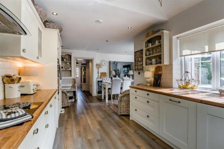 8650932-interior16.jpg